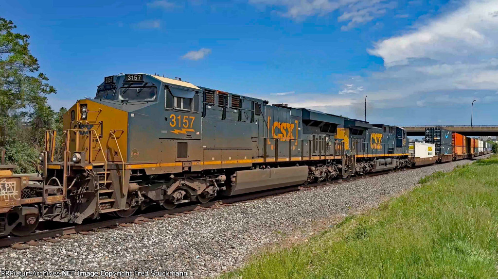 CSX 3157 is the MDPU.